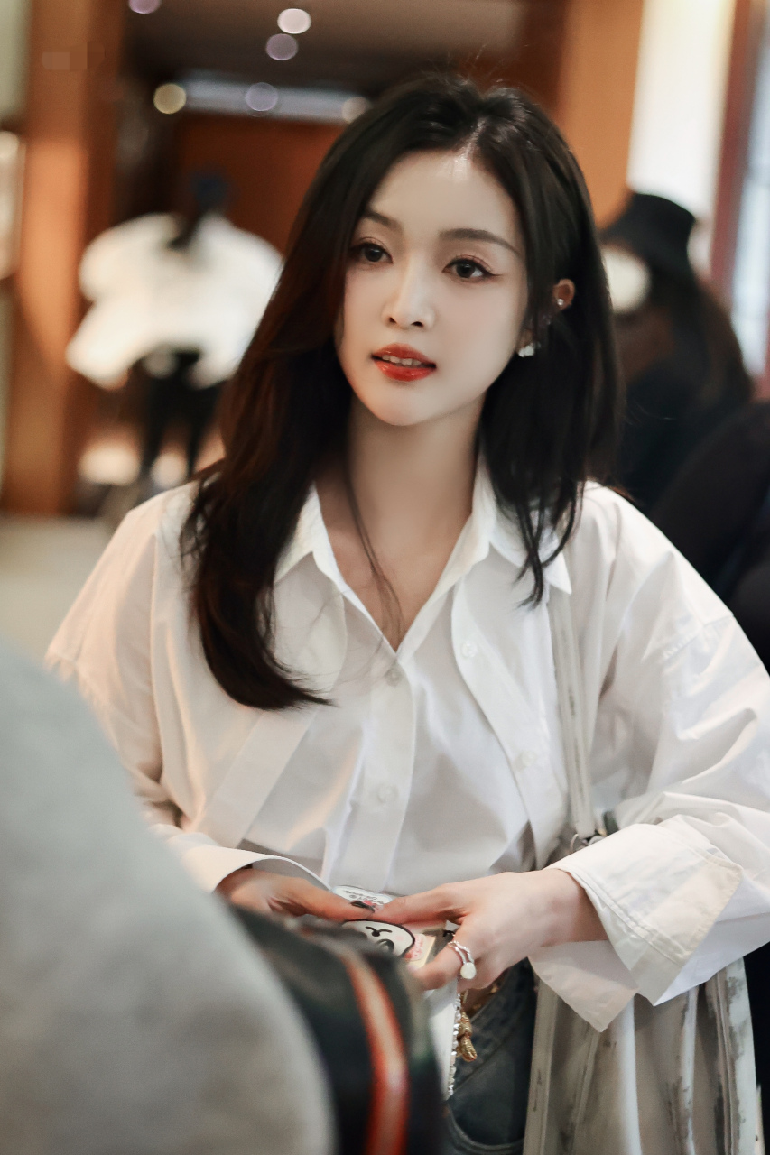 吴宣仪露脐装美照大赏,好美好性感的肚脐,让人欲罢不能!