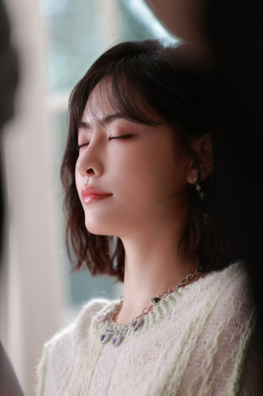 许佳琪日常撸猫美照,这表情也太陶醉了!