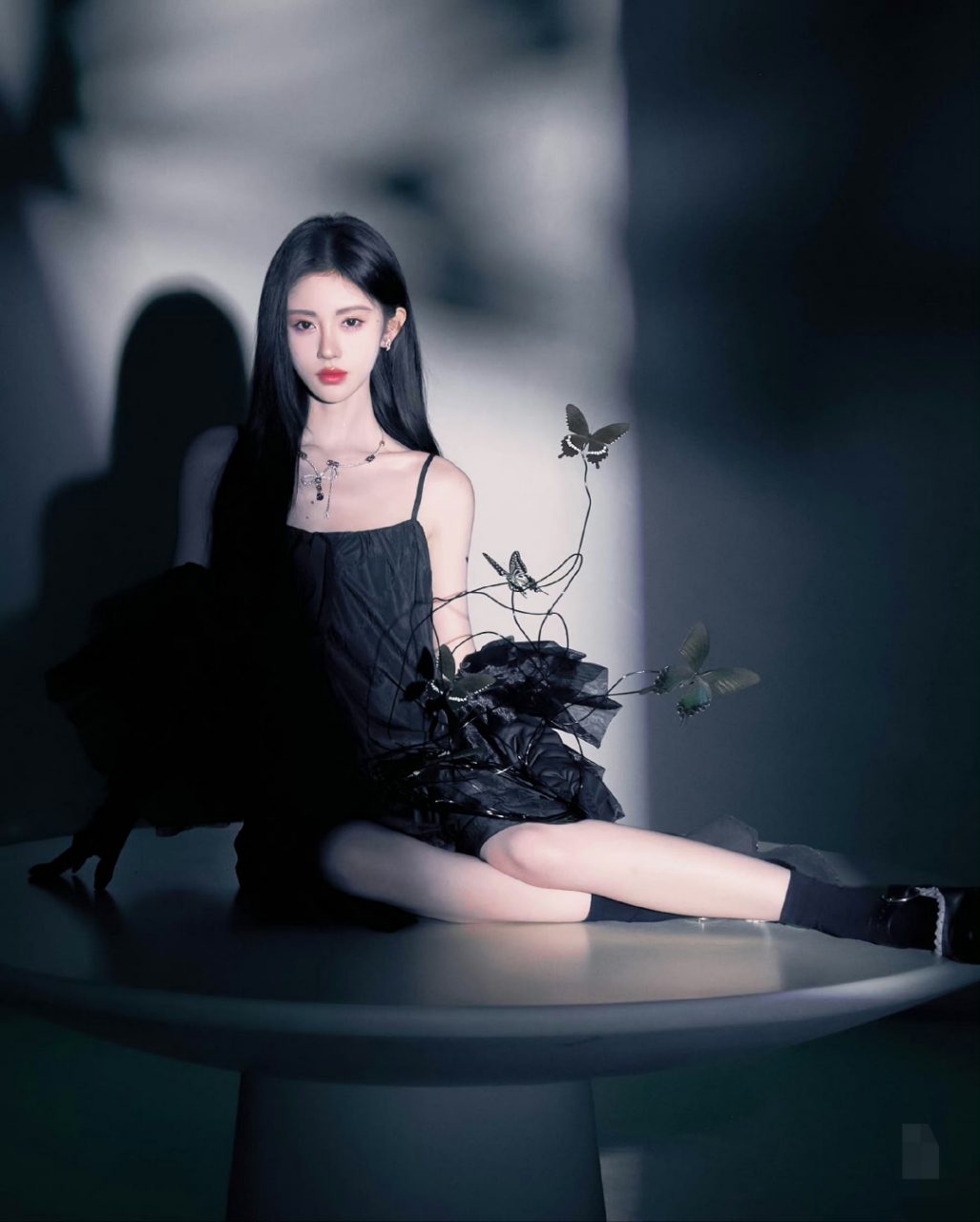 鞠婧祎黑色连衣裙美照大赏,清纯颜值让人沉醉,美爆了!