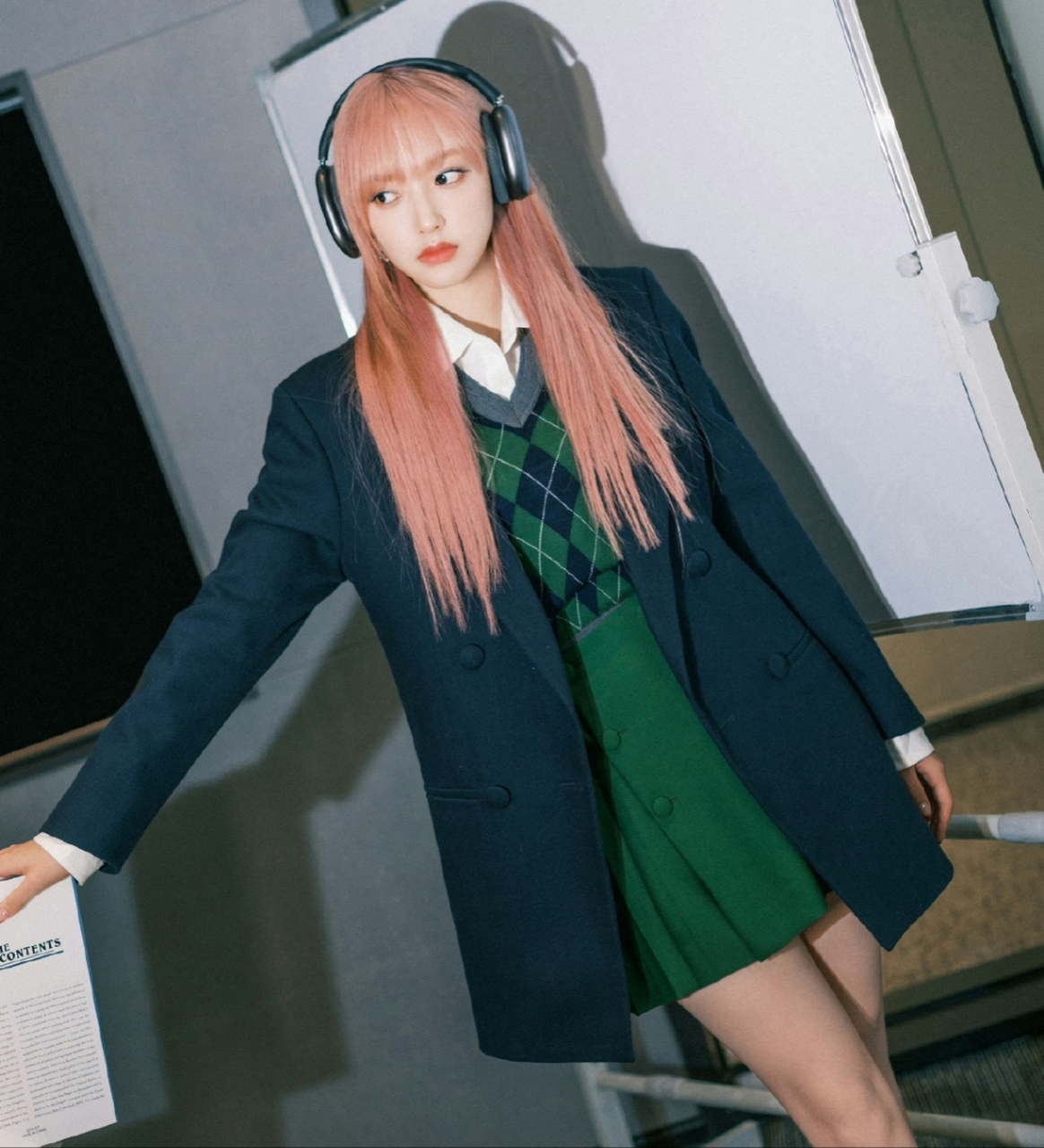 程潇学生风穿搭大赏,光滑美腿与迷人的颜值越看越让人着迷,太美了!