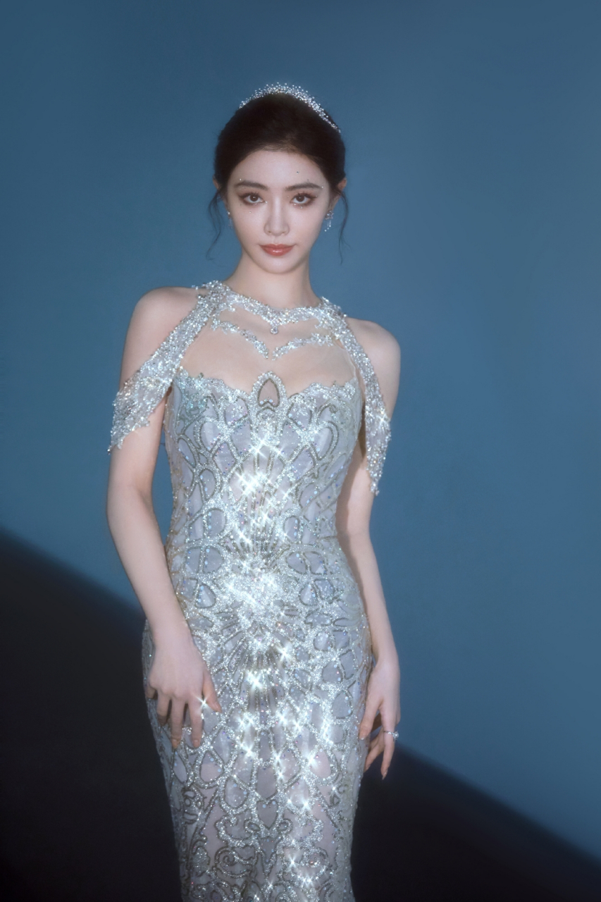 许佳琪绝美身材写真,肥臀翘胸深受观众追捧!#2024我想说