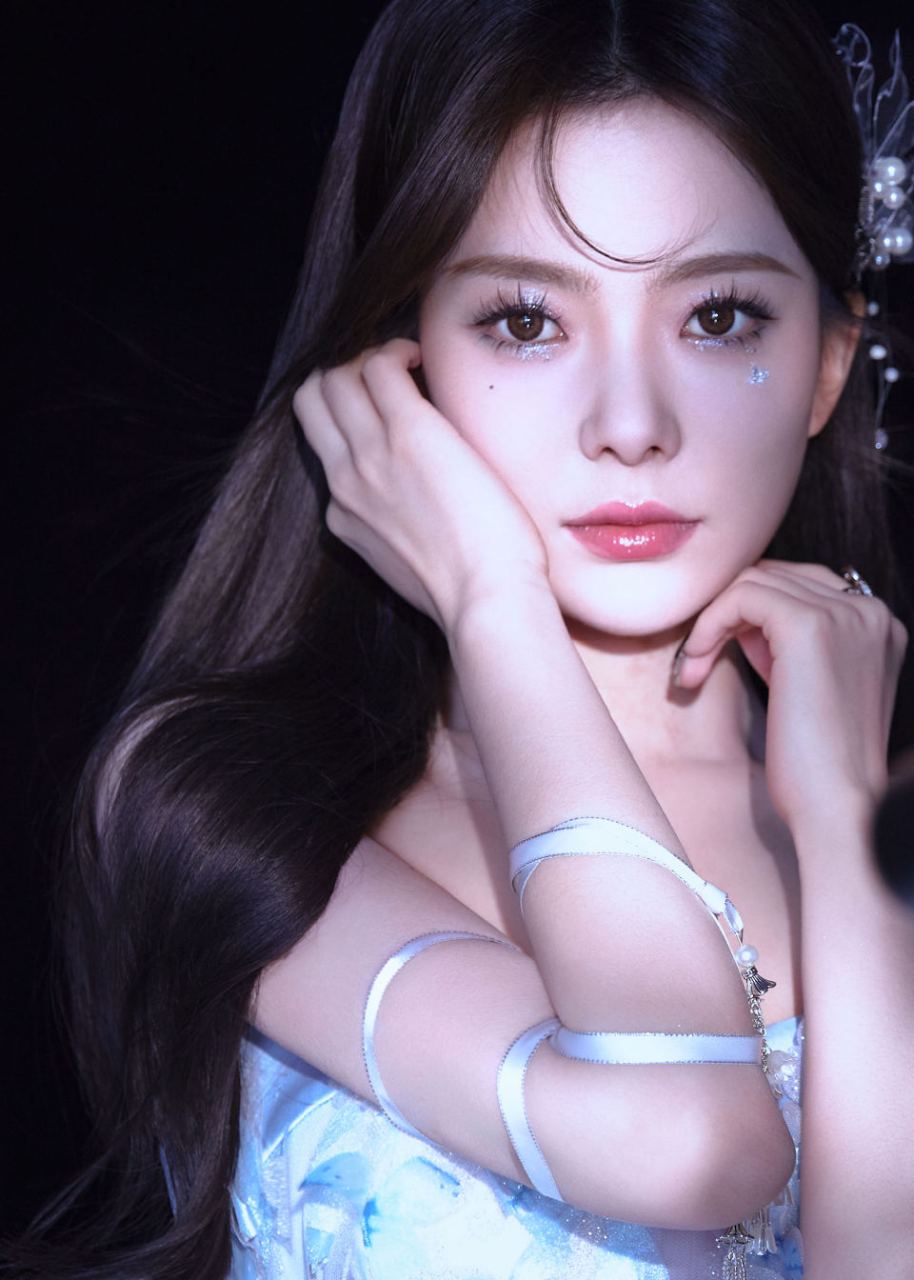 陈卓璇白色蝴蝶裙写真,美丽动人似不食人间烟火的仙子,让人心动不已!