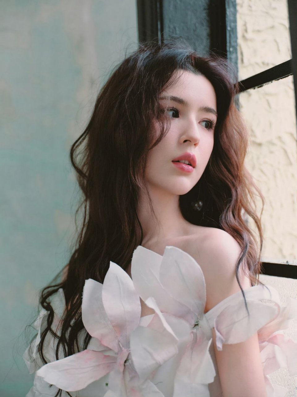 怪不得古代皇帝见到异域美女眼睛都直了,像哈妮克孜这类的美女谁不爱