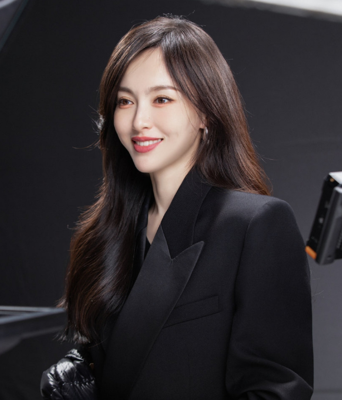 唐嫣黑色西装大赏,满满的优雅高贵气质,太迷人了!