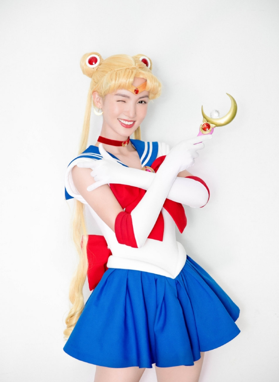 金晨cosplay美少女战士,这美白大长腿不香吗?太招人稀罕了!