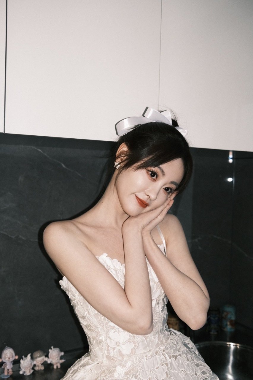 祝绪丹自拍美照大赏,古灵精怪俏皮可爱,女友感拉满!