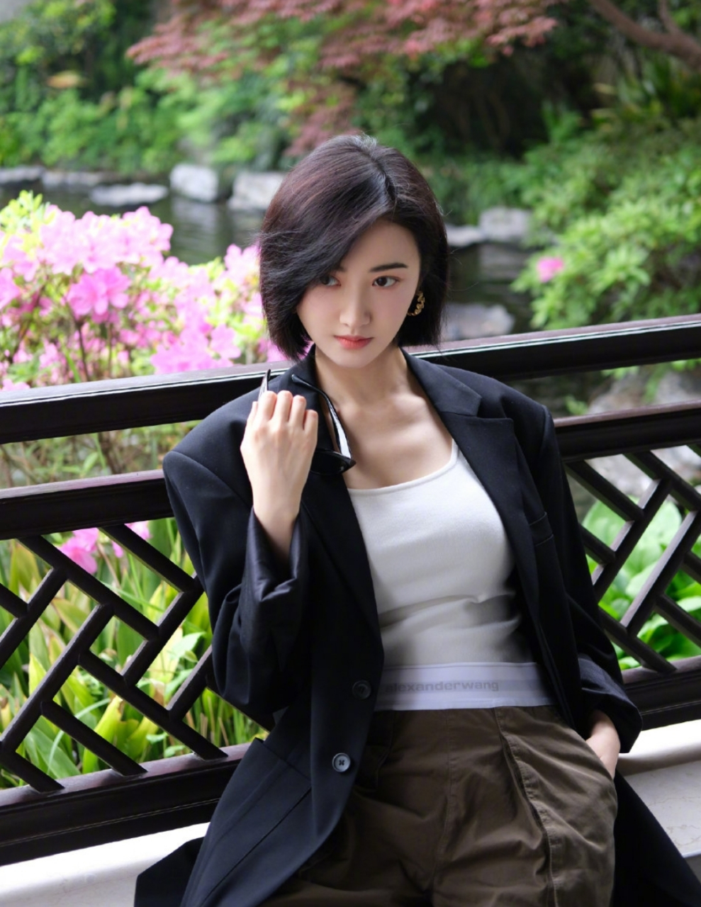 景甜的白色内衣好吸睛呀,这身材哪个男人能不爱呢?