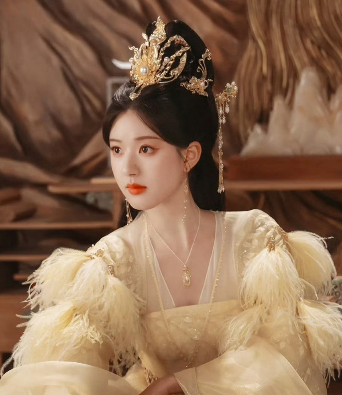 为什么女明星穿上古装会这么美?是妆容原因还是天生丽质呢?