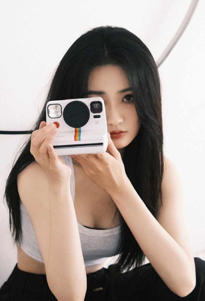 徐璐白色内衣写真,身材丰满诱人,美爆了,让人欲罢不能!