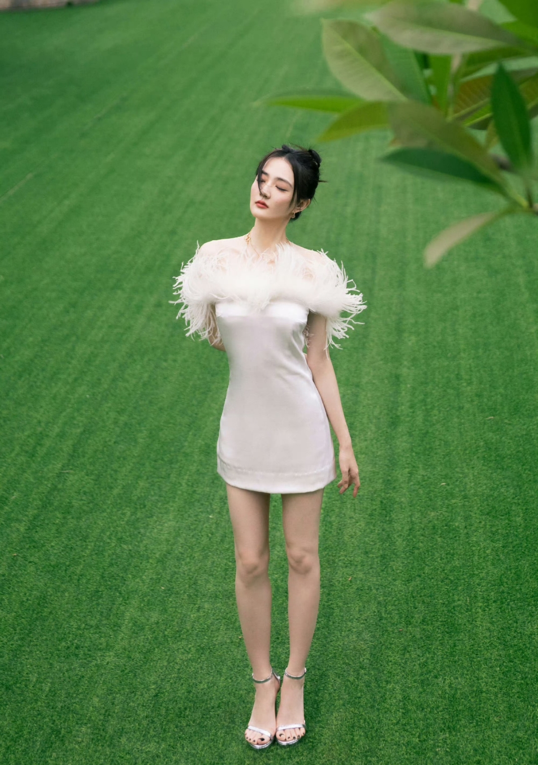 徐璐美腿好长呀,感觉这腿绝对能在内娱排上号!