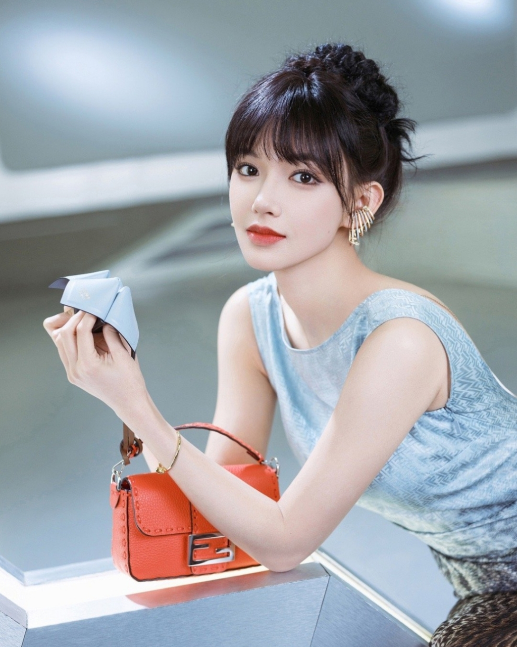 程潇国风长裙写真,丰满身材看的人眼花缭乱,这魅力太足了!