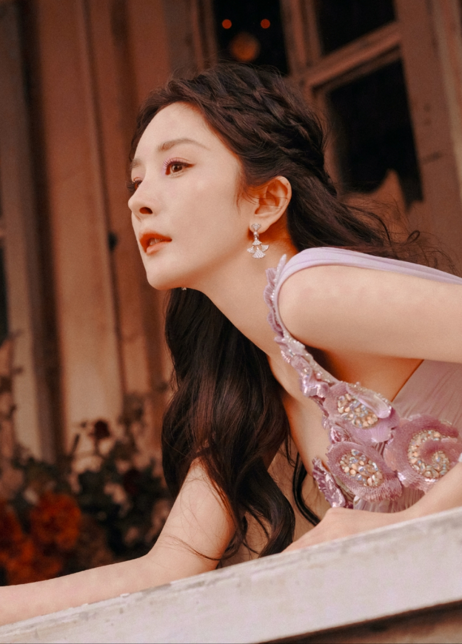 杨幂粉色长裙写真,优雅性感诱人至极,美的不可方物!