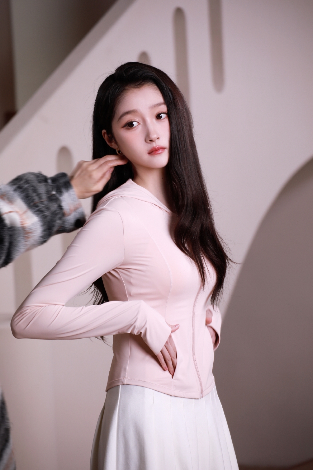 关晓彤紧身衣性感写真,这身材毫无.@苏家小娱的动态