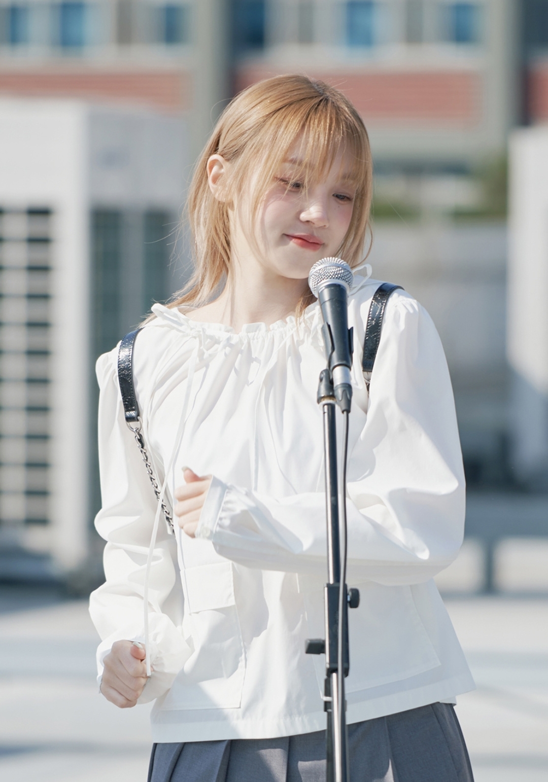 宋雨琦可爱黄色发型大赏,这表情真的太甜了,让人越看越着迷!