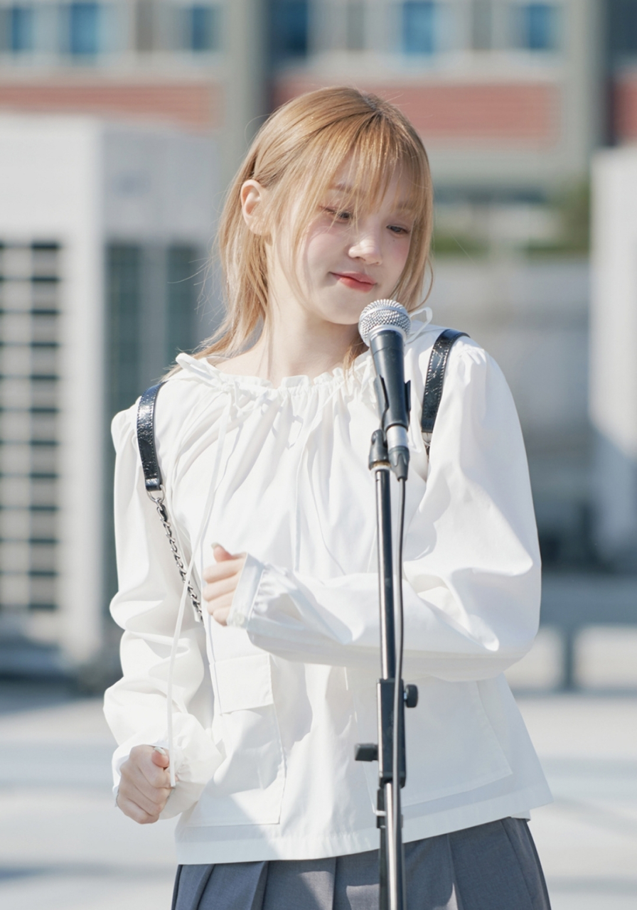 宋雨琦可爱黄色发型大赏,这表情真的太甜了,让人越看越着迷!