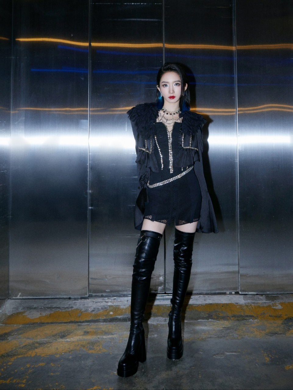 孟美岐超长靴舞台美照,又飒腿又长,好一个气质女神!#2024我想说