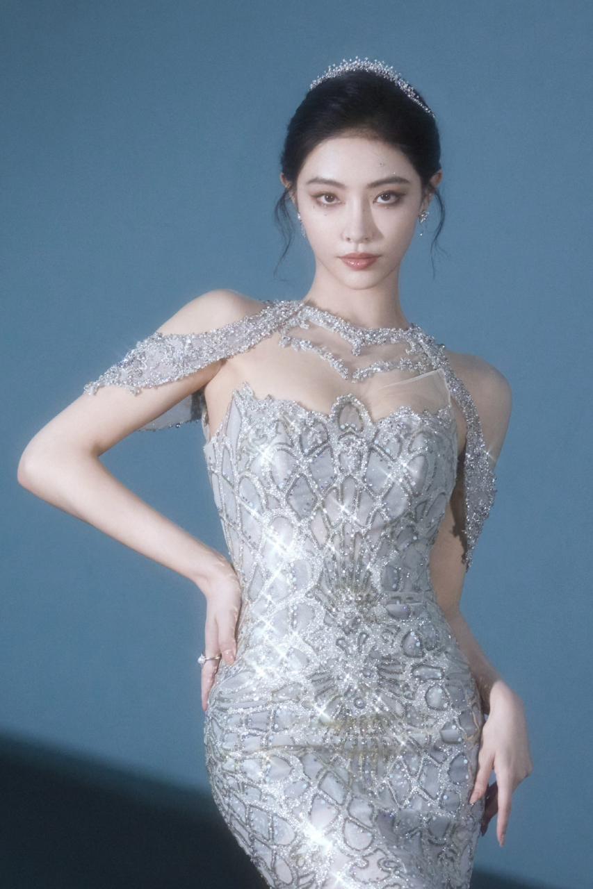 许佳琪绝美身材写真,肥臀翘胸深受观众追捧!#2024我想说