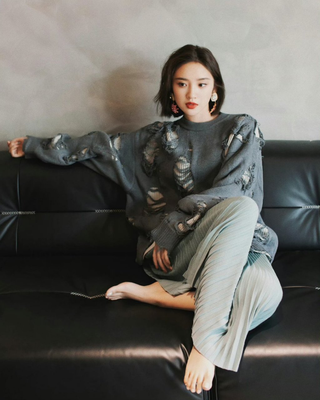 唐艺昕绝美玉足大赏,这雪白水嫩小脚丫,越看越诱人,太完美了!