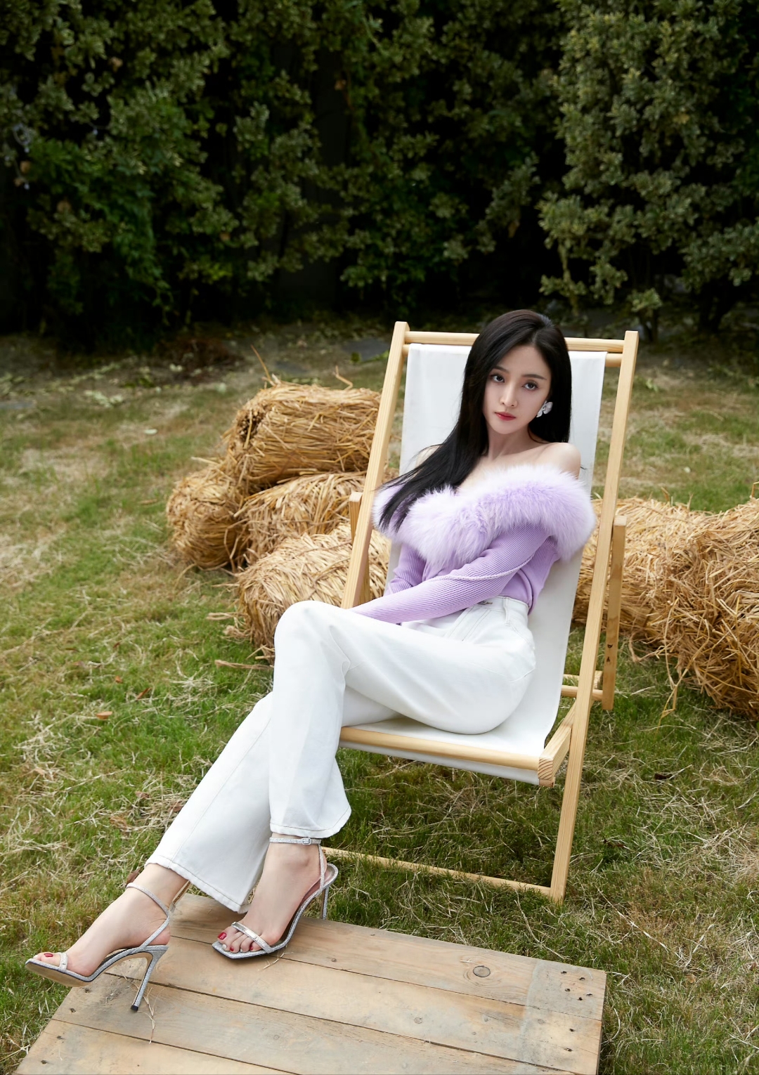 吴宣仪这玉足是大家喜欢的类型吗?有点顶呀!