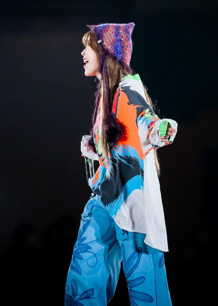 iu李知恩舞台穿搭大赏,魔鬼身材配上天使的脸蛋,诱惑力拉满!