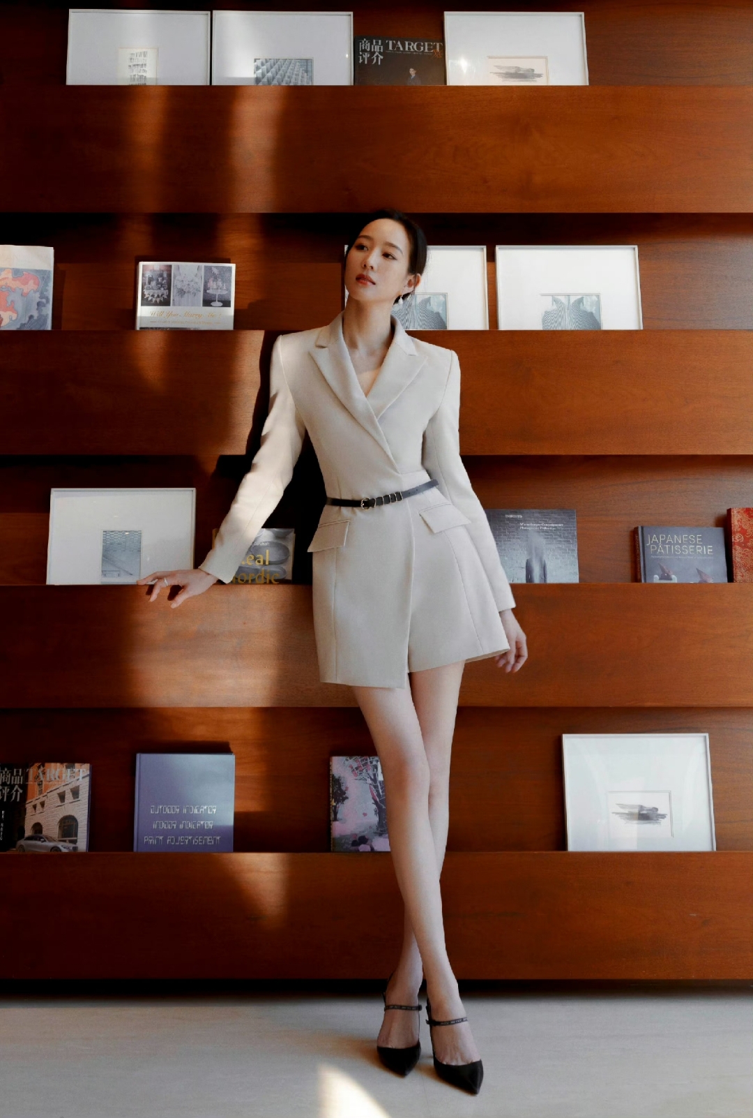 张钧甯女性正装写真,修长美腿超级吸睛,干练美十足!#2024我想说