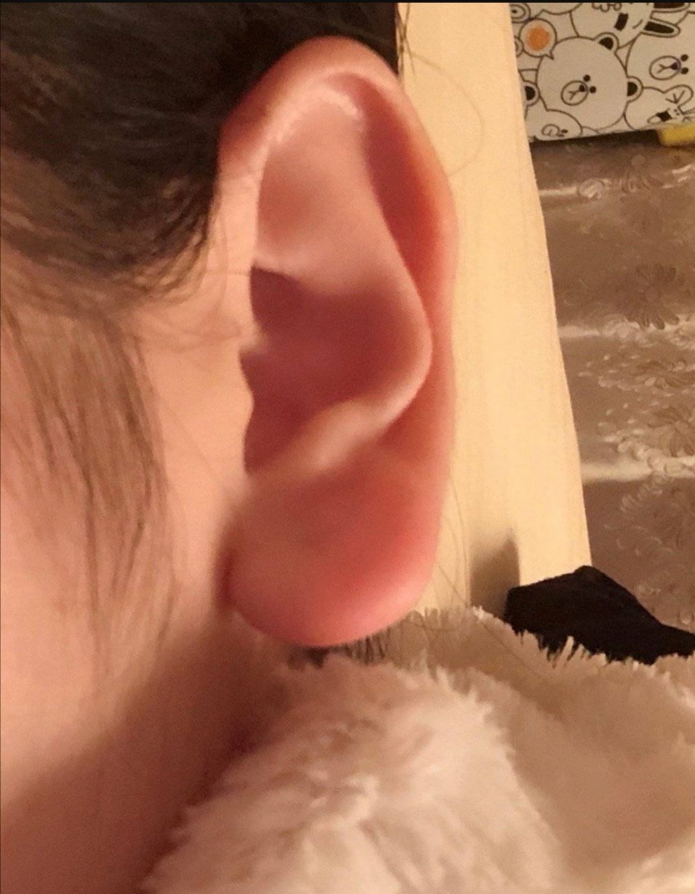 耳朵有垂珠的人,个性乐观开朗,幼时成长环境较好,或是在成长过程中易