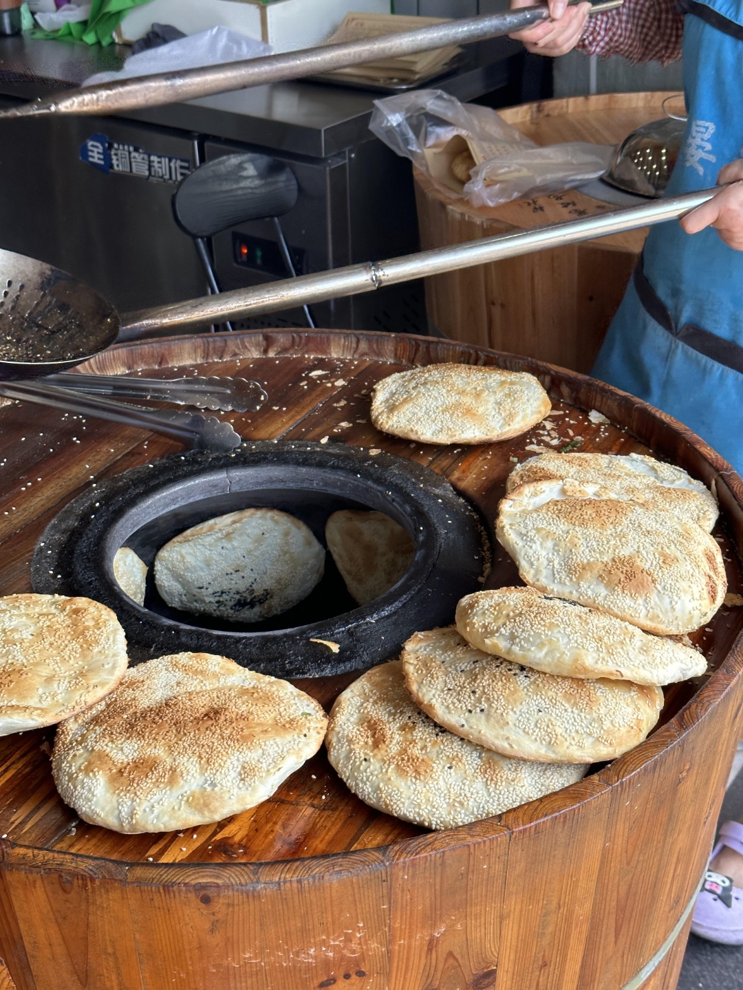 宁波发现一家好吃的烧饼 ,芝麻香气很浓我觉得是好吃的