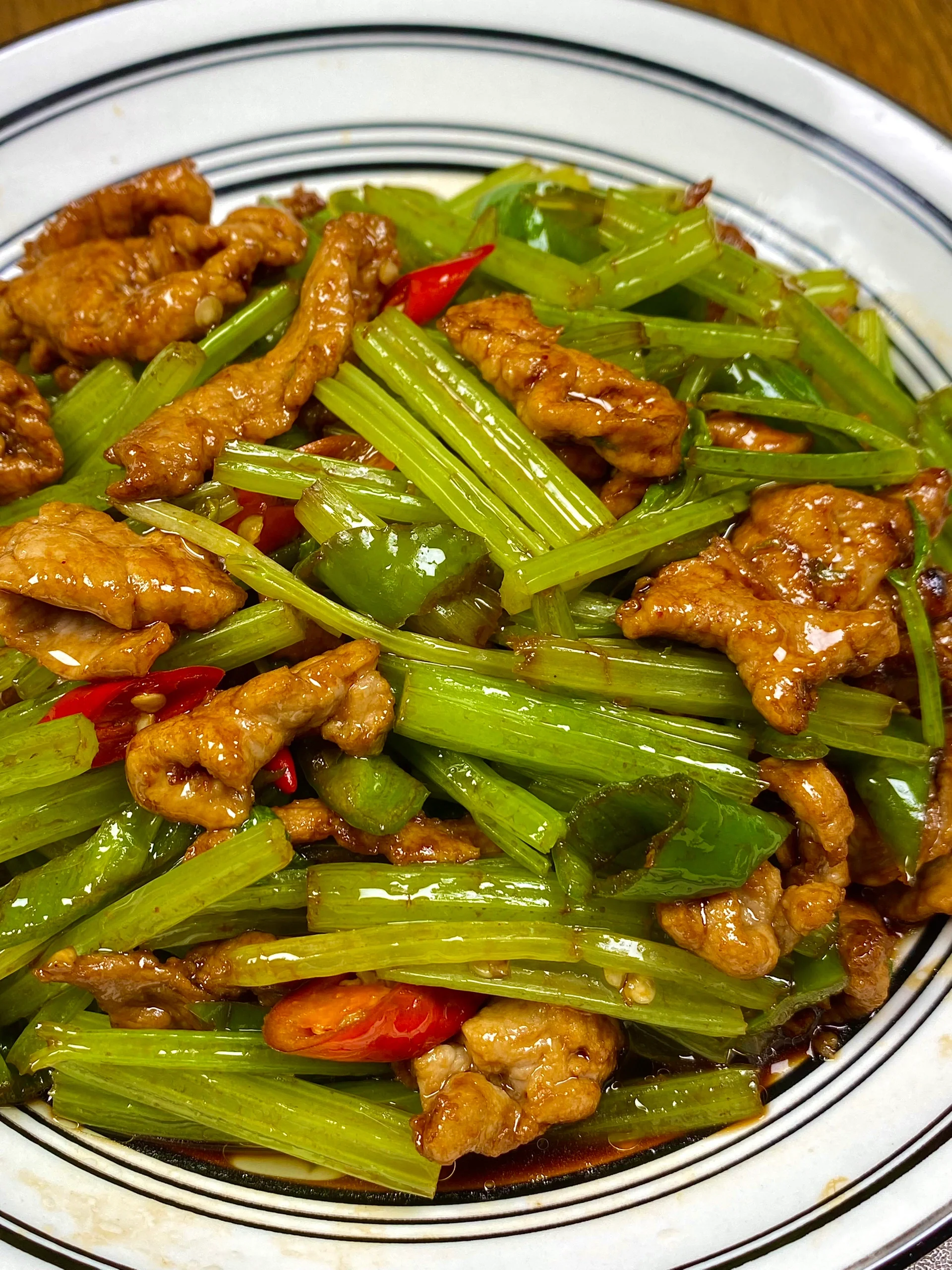 芹菜炒肉下厨房图片