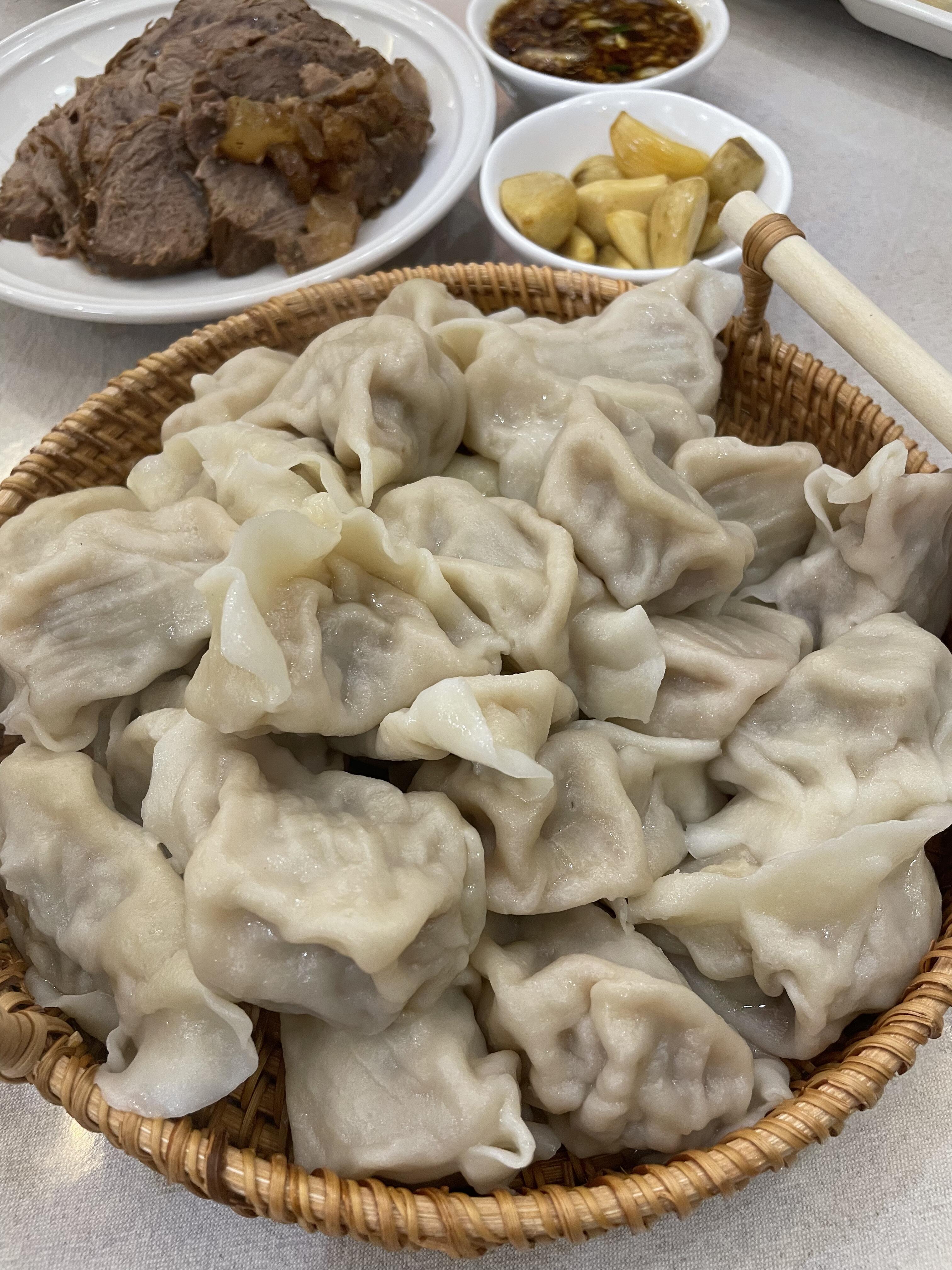 牛肉馅饺子配菜图片