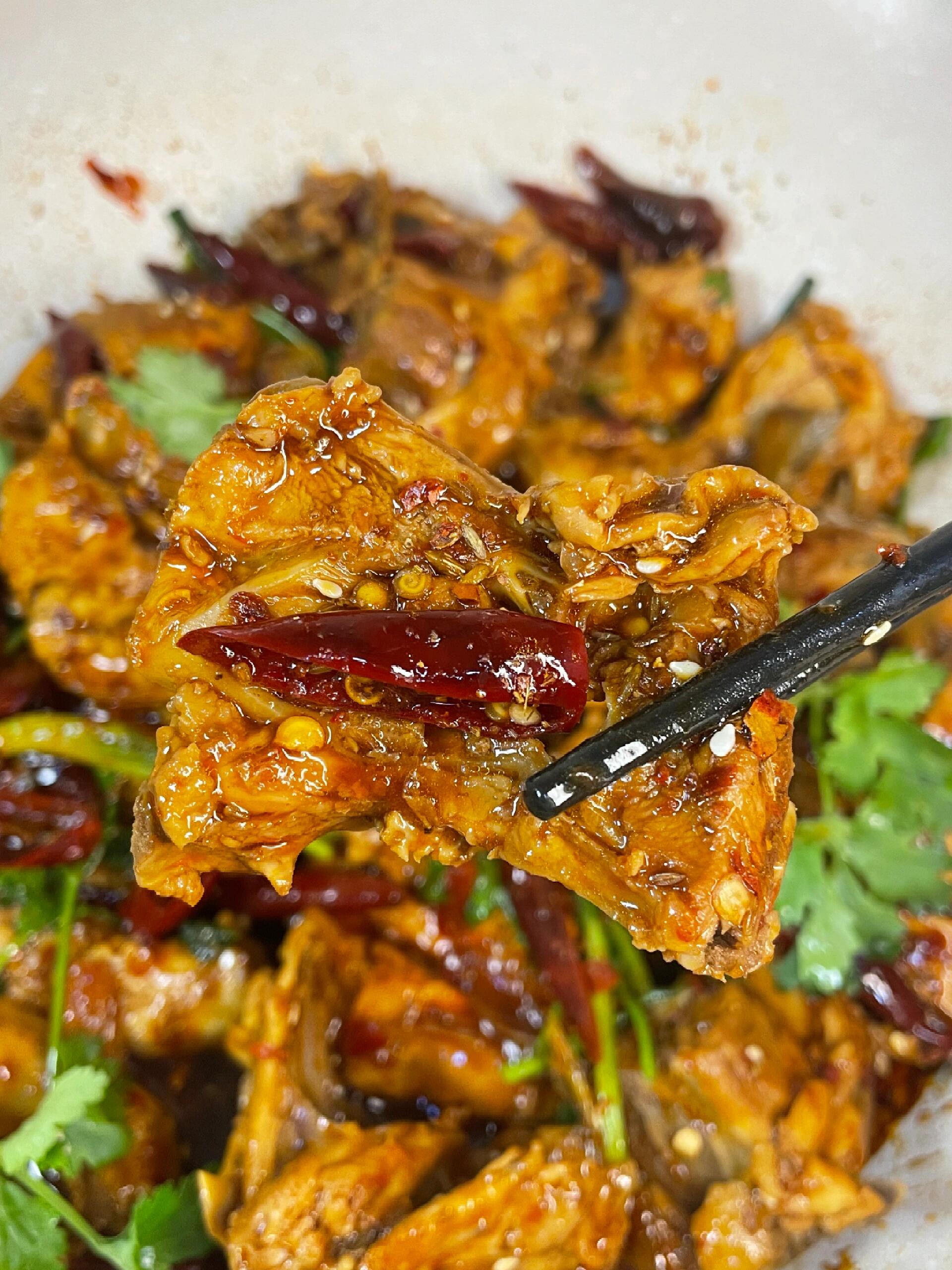 好吃到💥辣炒鸡架!完全不输外面的烧烤店!