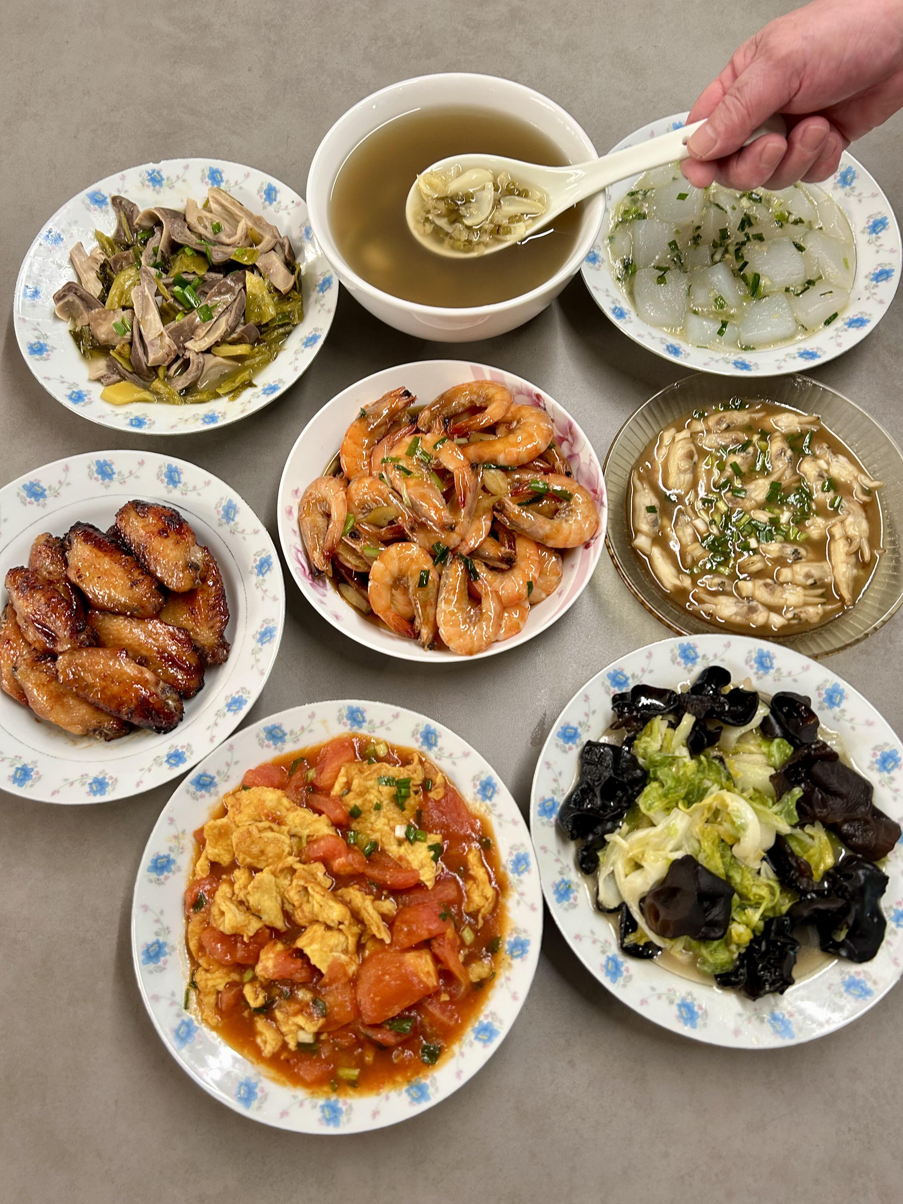 老爸做的周末家常小炒菜!一家人有口福了!