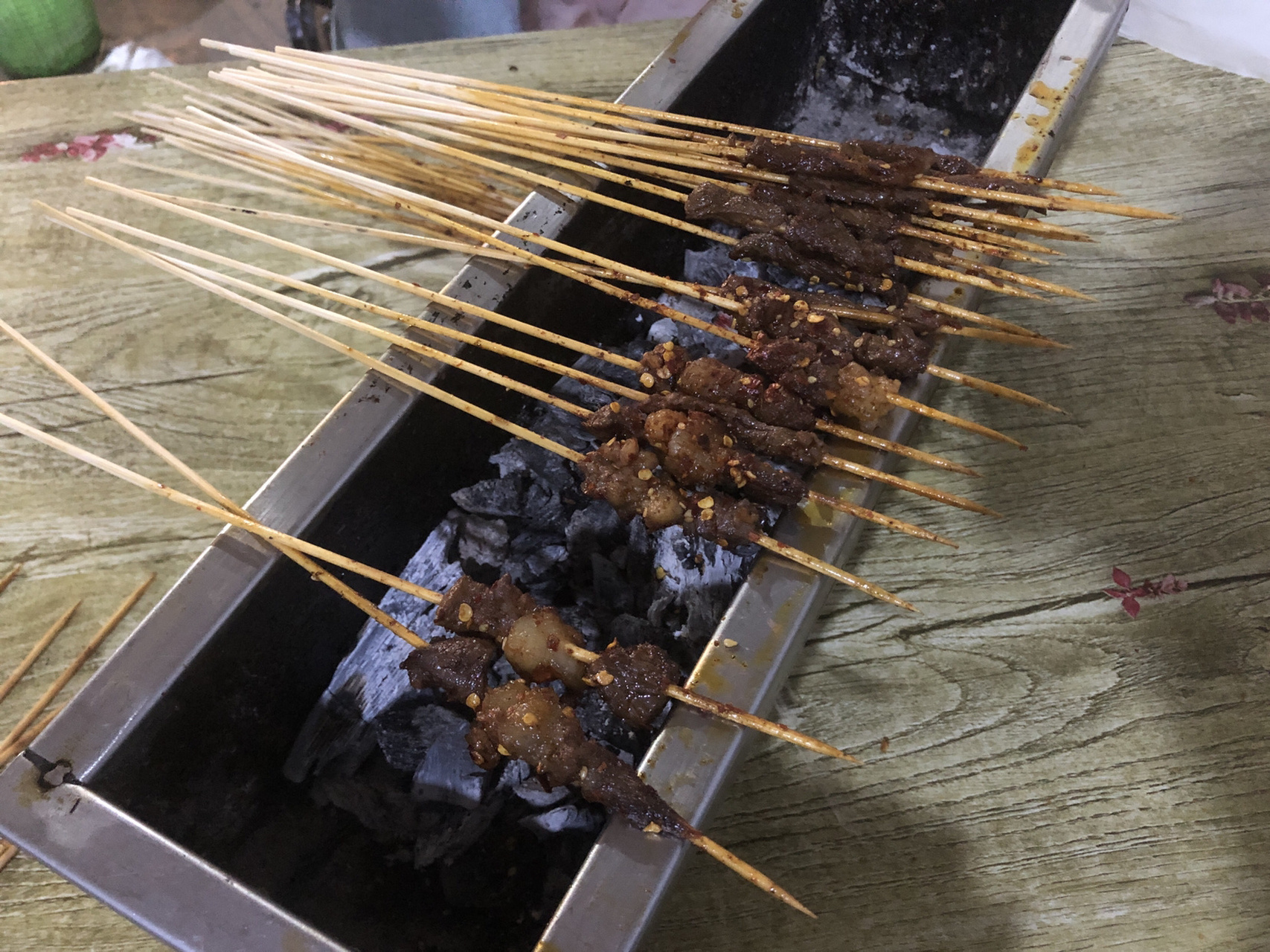 输啦 @斤斤黄happy  下次我一定要赢 今天就请了 好吃吗[悲伤][悲伤]