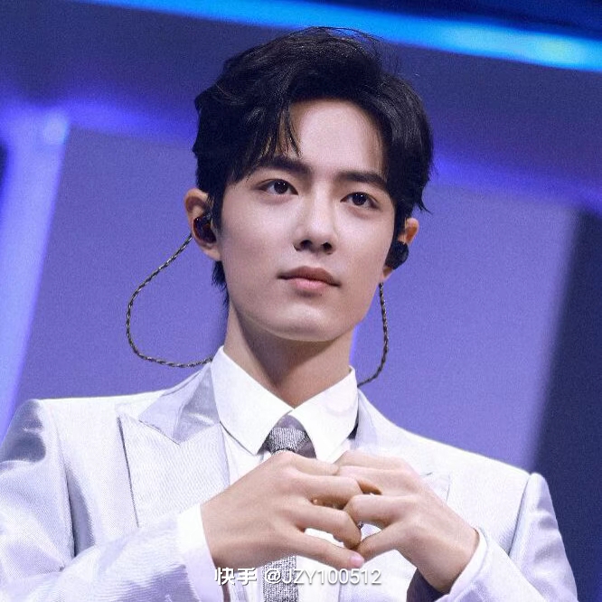 张杰出去玩都会打视频跟谢娜报备,局上几个男的几个女的都得汇报清楚