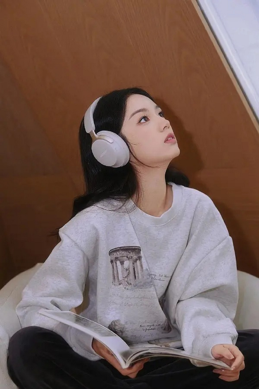 女明星戴耳机美照!