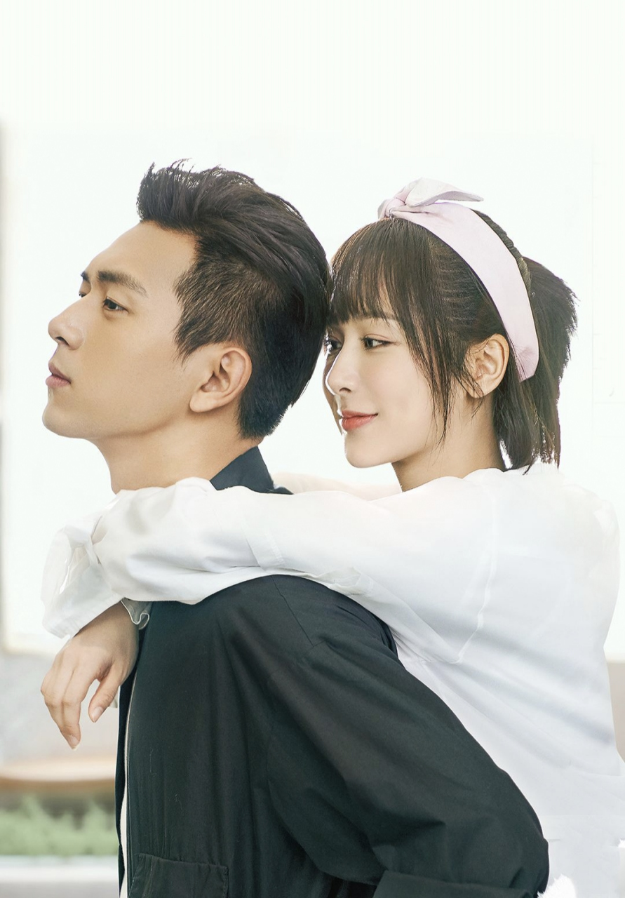 杨紫李现发文晒合照,今夕是何年啊!