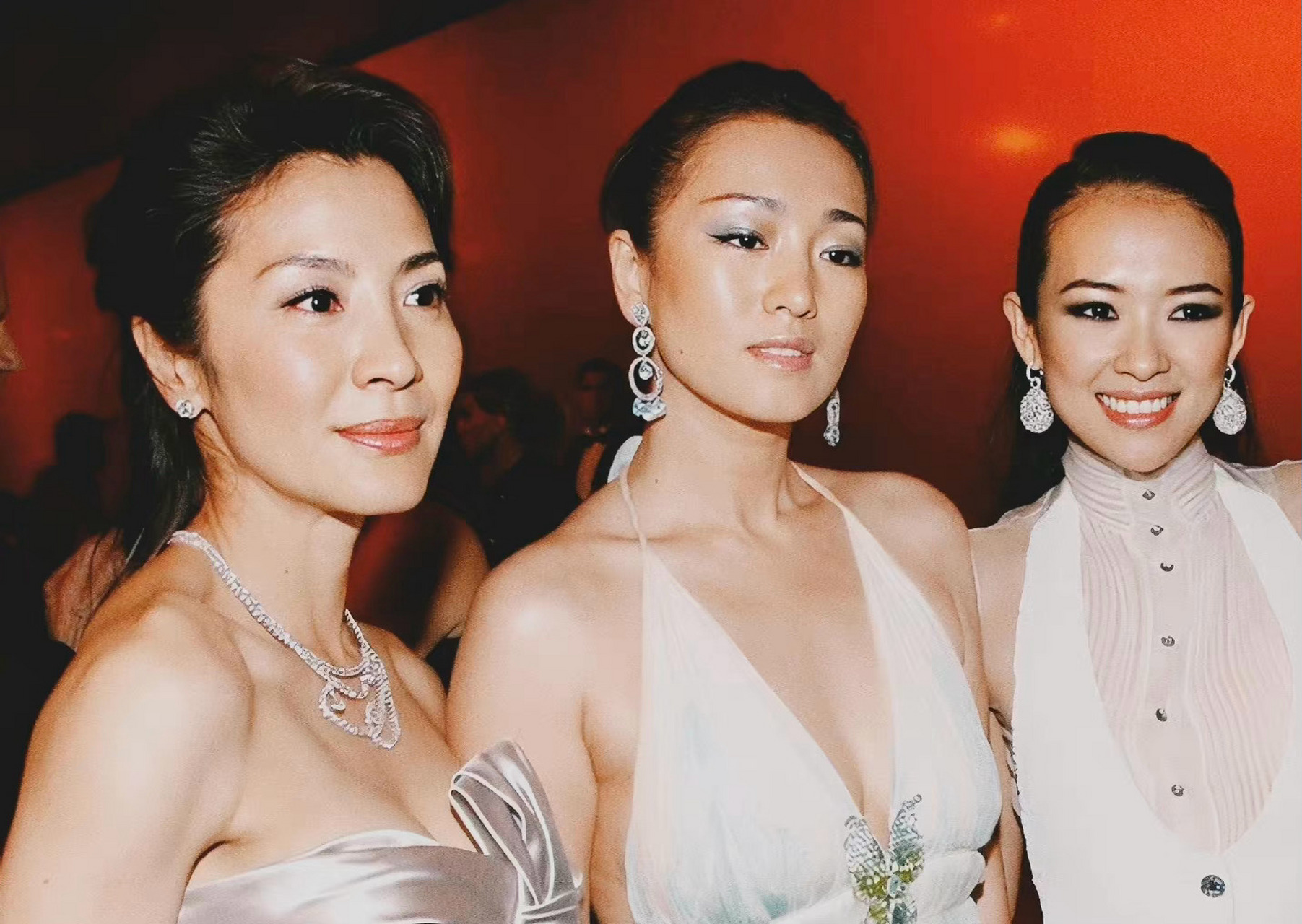 回顾一下戛纳60周年上的巩俐,杨紫琼,张曼玉,章子怡,舒淇,顶级大花的