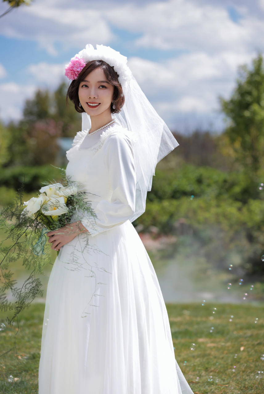穿婚纱的王珞丹真美啊!