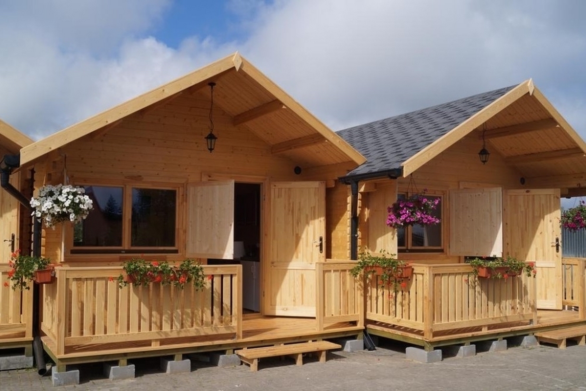 木屋别墅,民宿木屋厂家 #民宿木屋# 这样的小木屋很好看吧,木屋建造