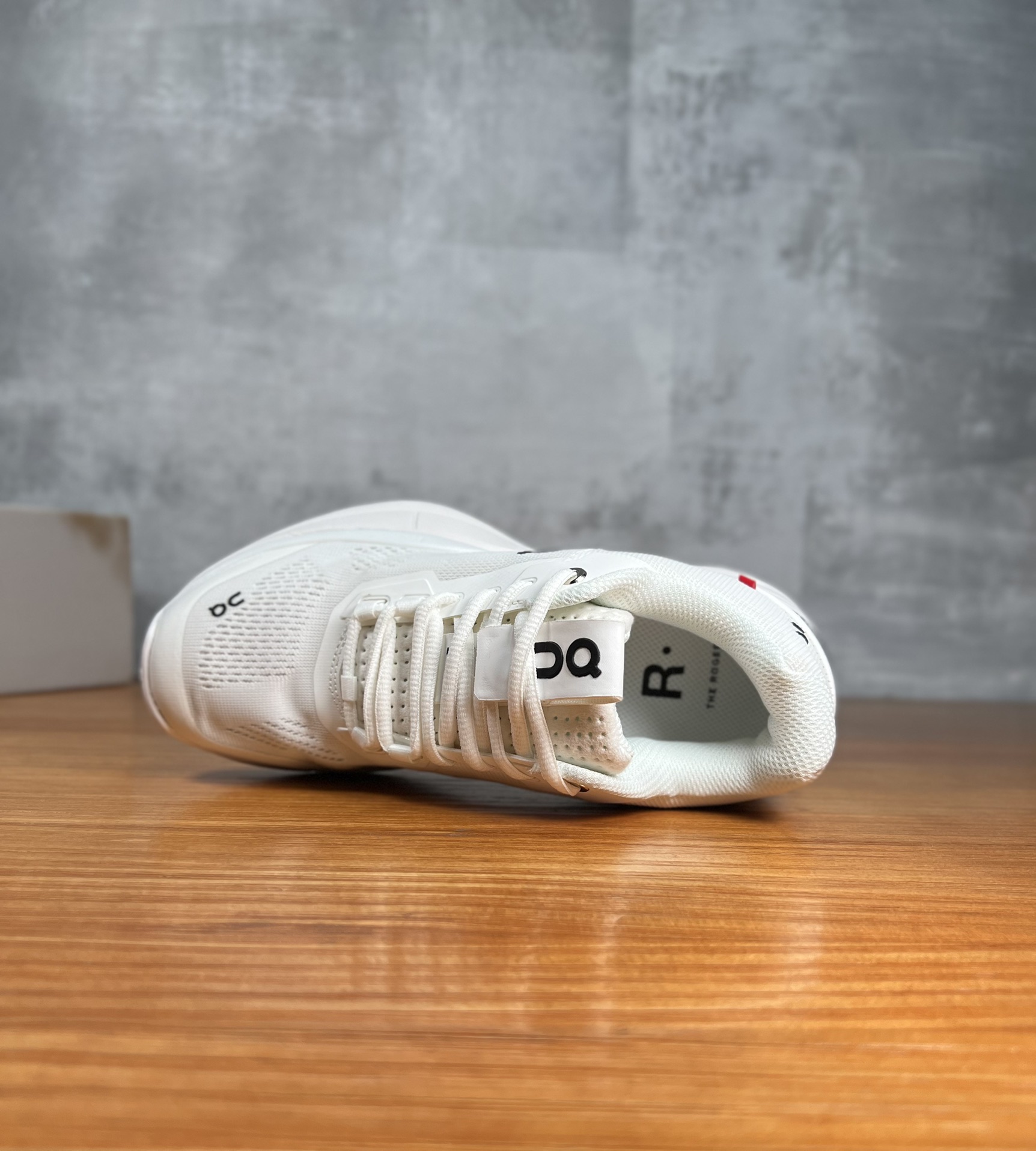 on 昂跑 x 费德勒 the roger por 综合训练 休闲运动跑鞋 网球鞋!