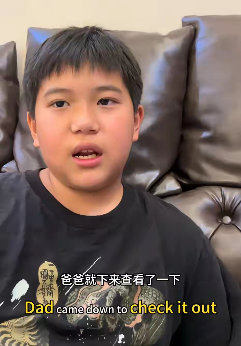 "   高速行驶的越野车上,9岁男孩蜷缩在后备箱