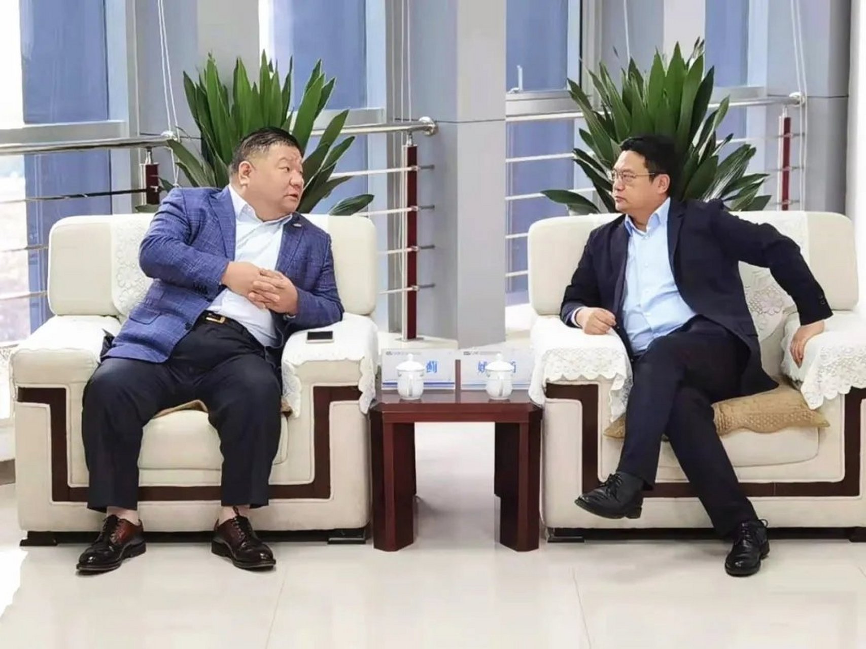 绿地集团总裁助理,西北区域管理总部总经理李蓟(左)