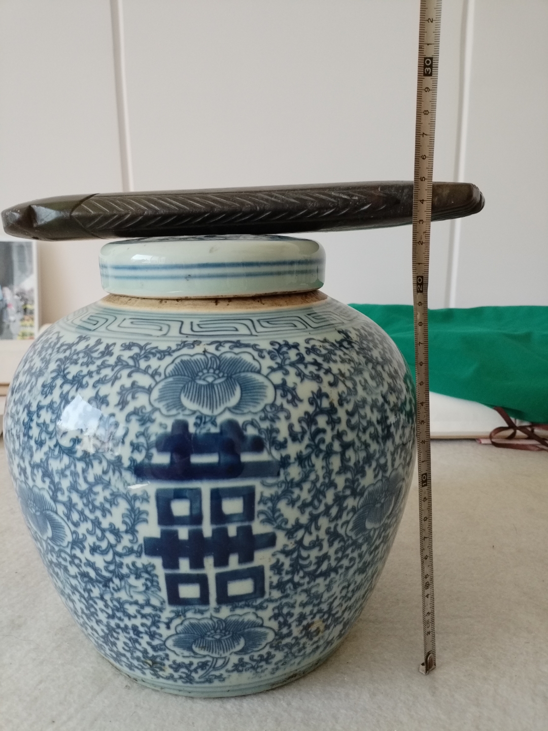 清嘉道 青花缠枝莲喜字盖罐一对(品相完整)  市场价格出售