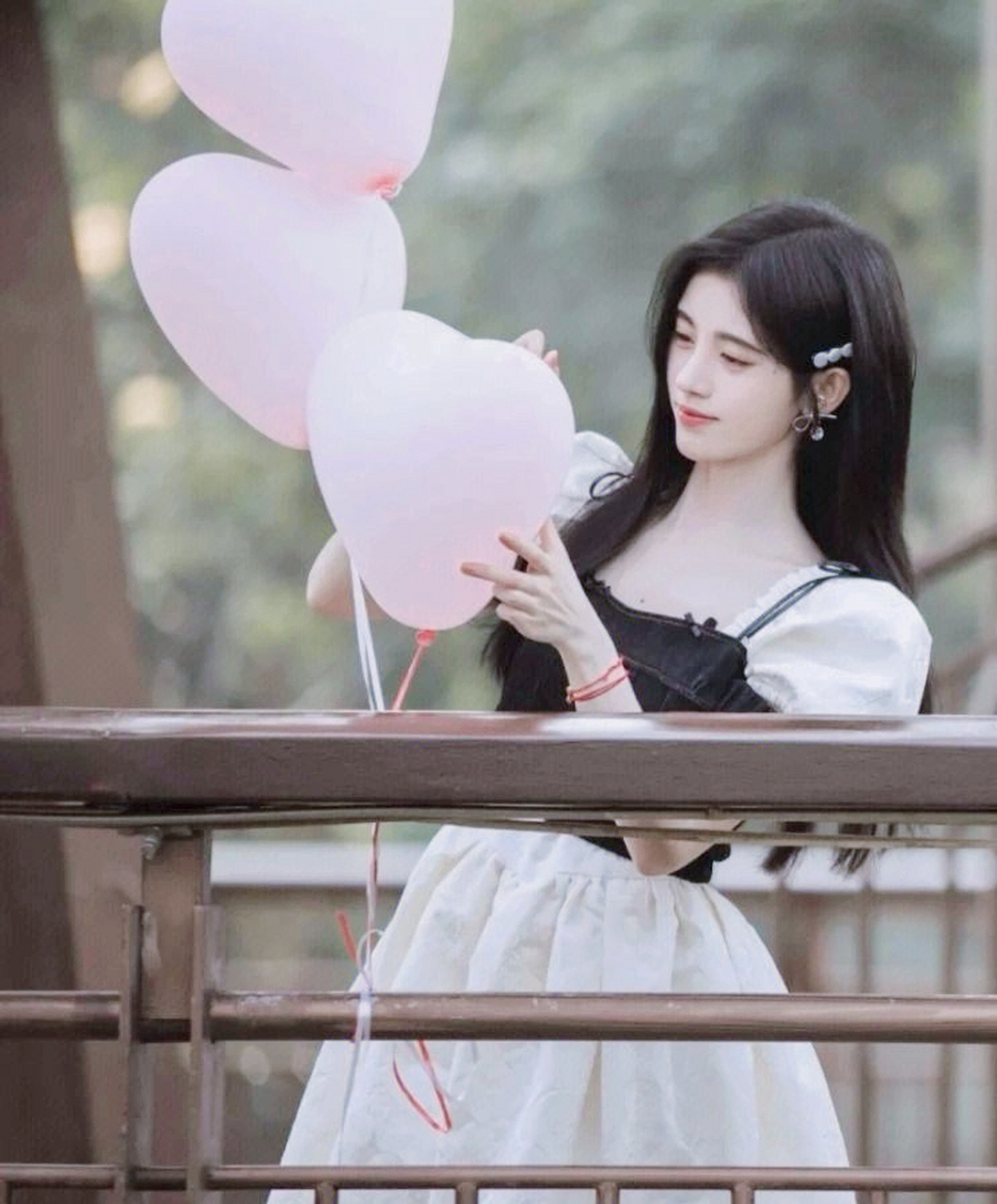 来看看鞠婧祎的神仙图片!