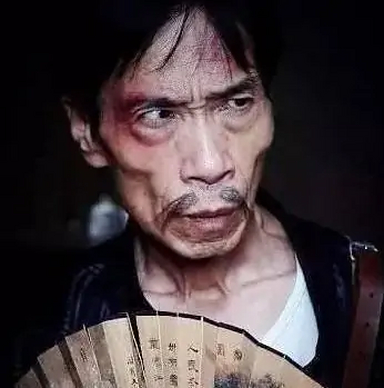 老祖宗告诫:"合嘴弯弓不可交,两腮无肉大弯腰",啥意思?