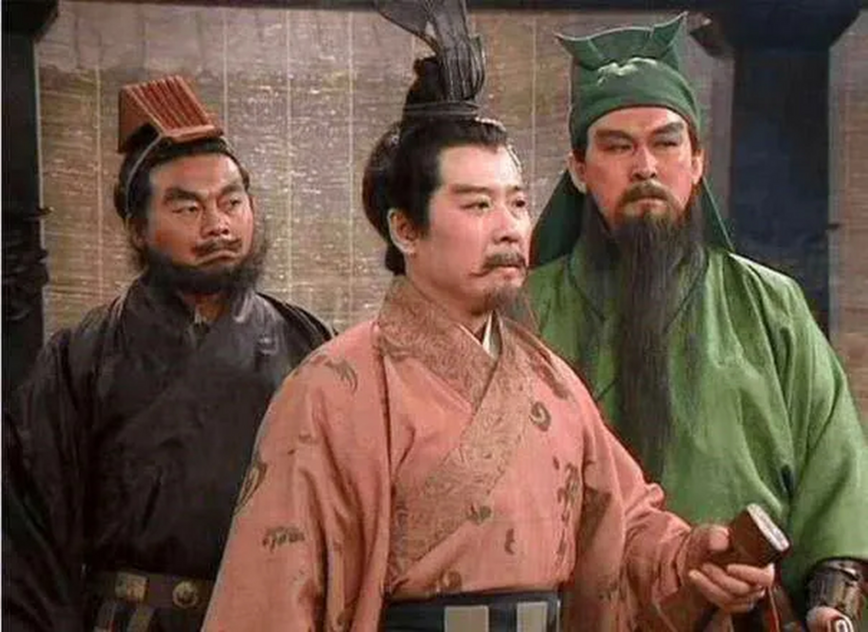 我看并不见得是如此刘备三顾茅庐请诸葛亮出山后,就像如鱼得