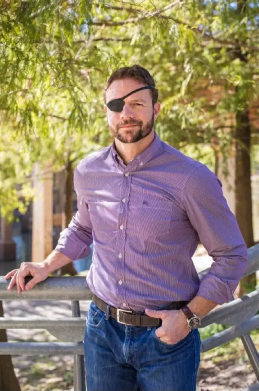 2018年,美国著名脱口秀主持人戴维森口不择言,在一档节目中调侃一位