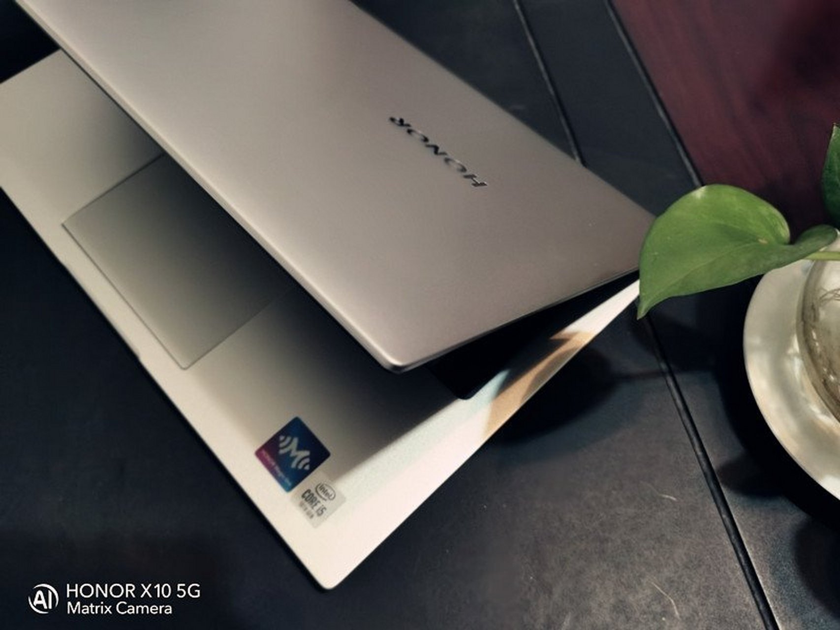 荣耀magicbook耳机插孔,荣耀magicbookpro 5mm耳机麦克风二合一接口,完全够用!