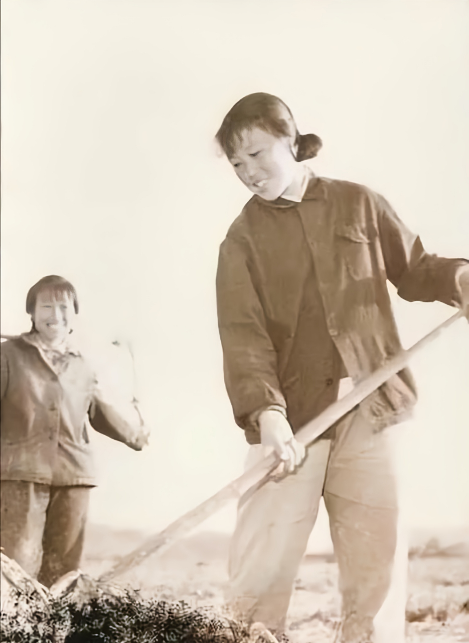 1978年,上海知青李亚茹抛下丈夫和3岁的女儿,果断回城.