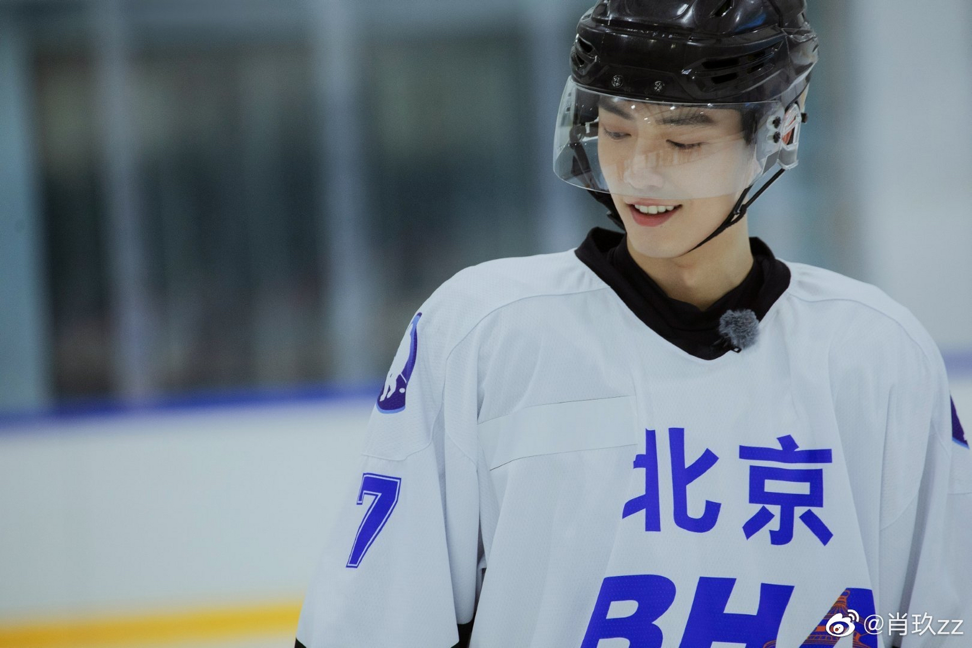 肖战滑雪图太好看[舔屏]