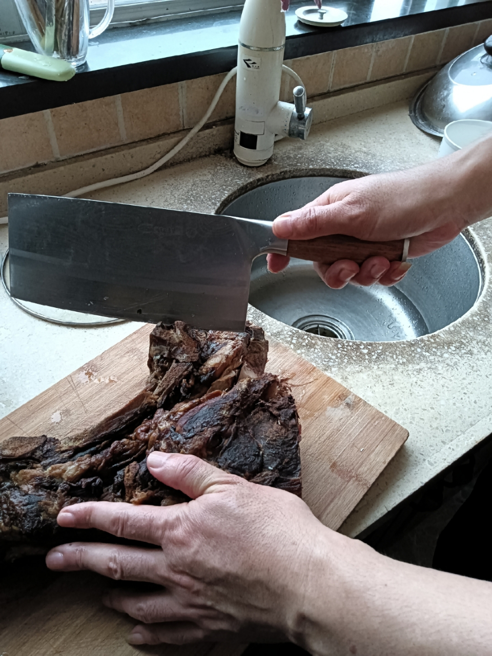 早知道还不如把骨头扔了,不要了,这是要买一把还给邻居吗?亏大了.